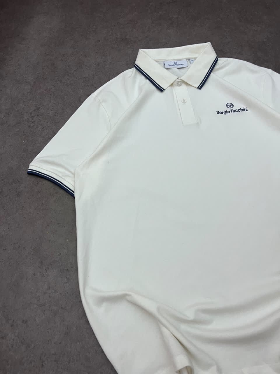 Polo shirt sergio tacchini original, Sergio Tacchini, Blanc, taille XXL, Neuf sans étiquette — occasion à Mansourah (photo 3)