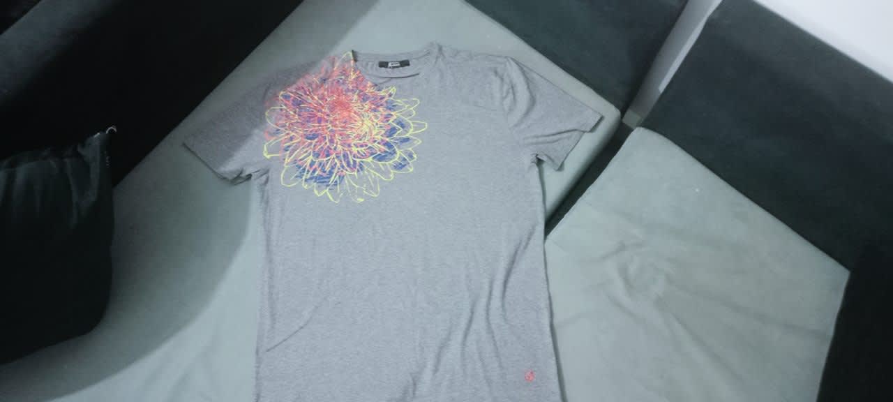 T-shirt Guess by maciano original, GUESS, Gris, taille XXL, Très bon état — occasion à Alger Centre (photo 2)