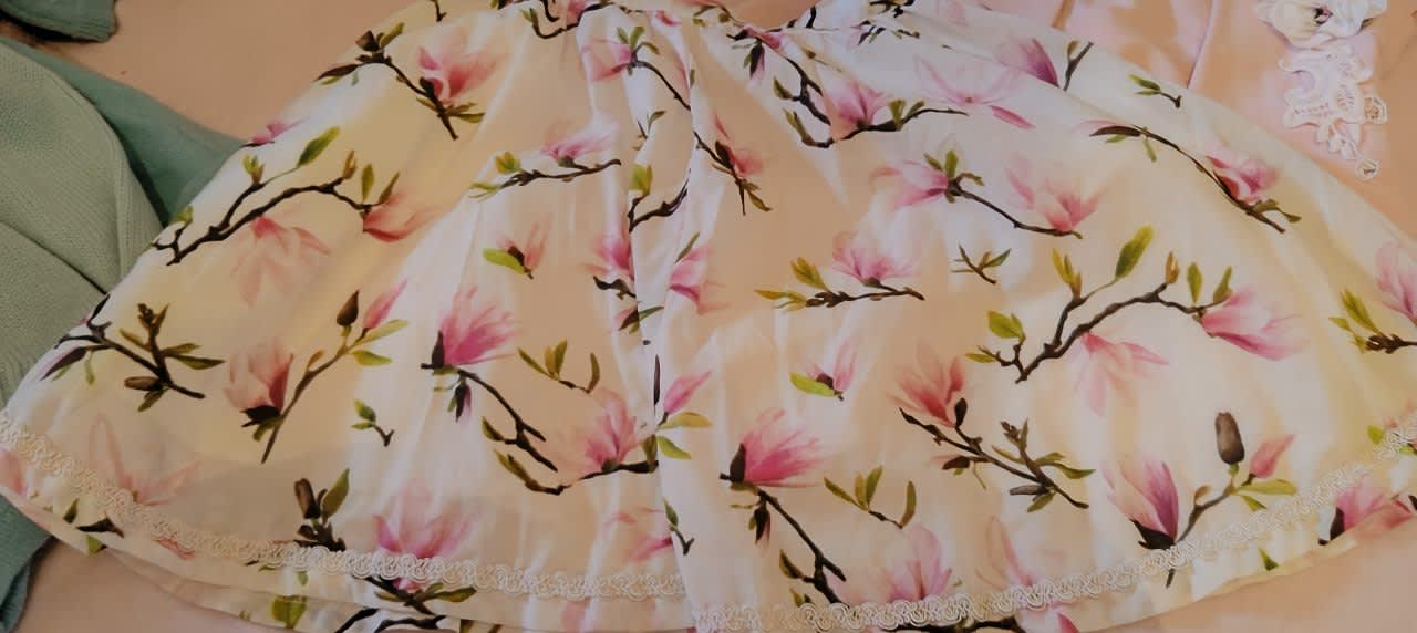 Ensemble fille 8/9 ans, Multicolore, taille XS, Bon état — occasion à Djasr Kasentina (photo 2)