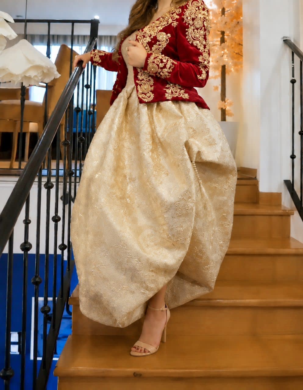 كراكو أحمر وذهبي مستعمل مرة واحدة, 17000, taille M, Très bon état — occasion à Bou Ismail (photo 2)