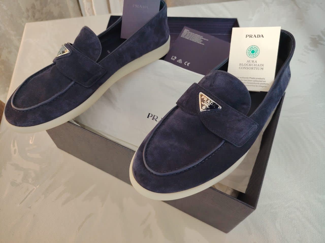 Mocassin PRADA, Prada, Bleu, taille 42, Neuf avec étiquette — occasion à Bir El Djir (photo 4)