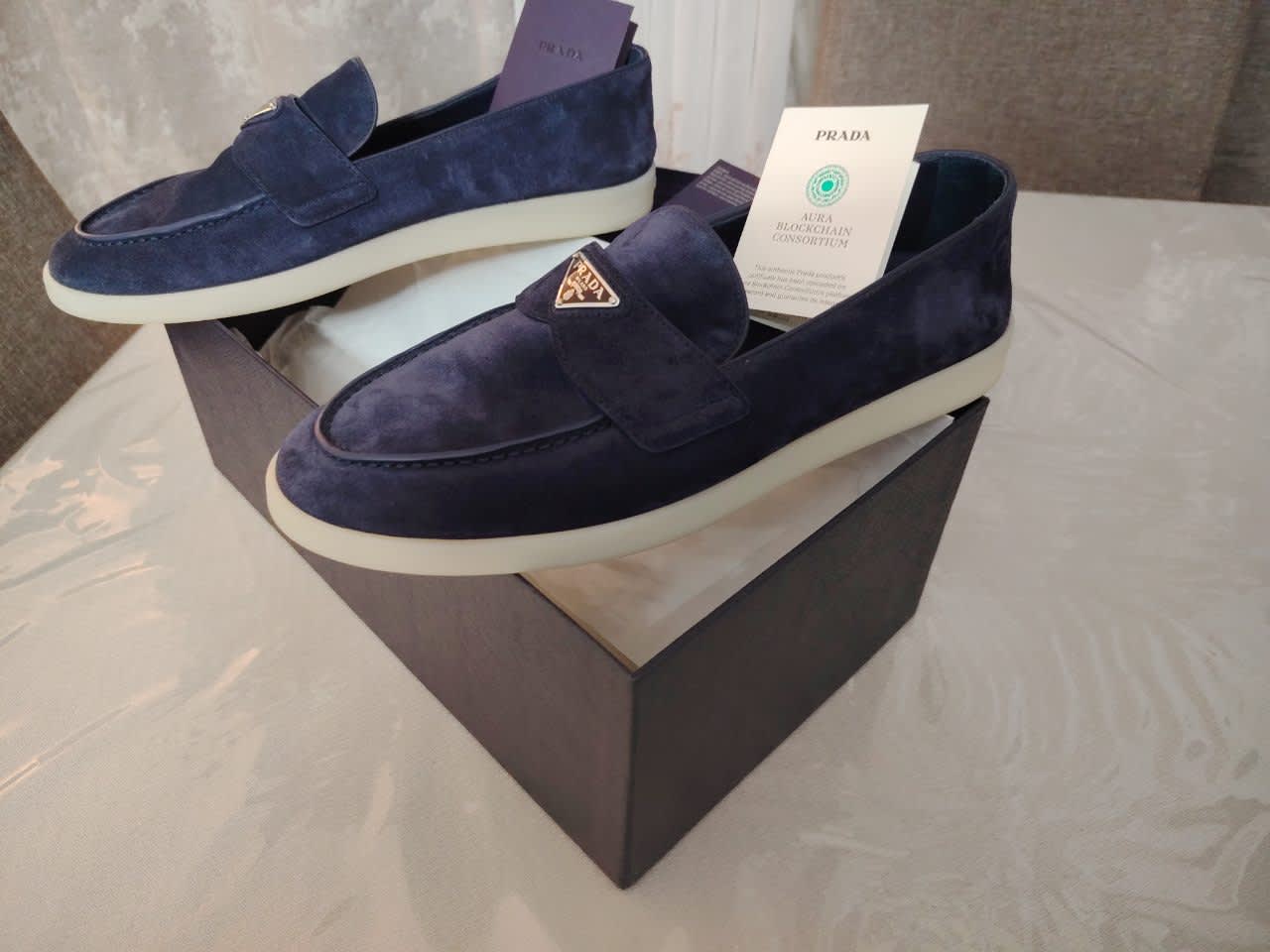 Mocassin PRADA, Prada, Bleu, taille 42, Neuf avec étiquette — occasion à Bir El Djir (photo 5)