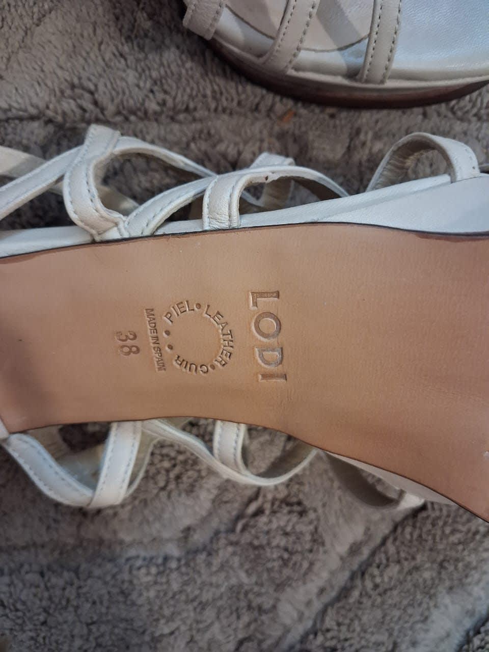 🇪🇺 ORIGINAL D’EUROPE – Sandales LODI en cuir véritable – 38, Beige, taille 38, Très bon état — occasion à Cheraga (photo 3)