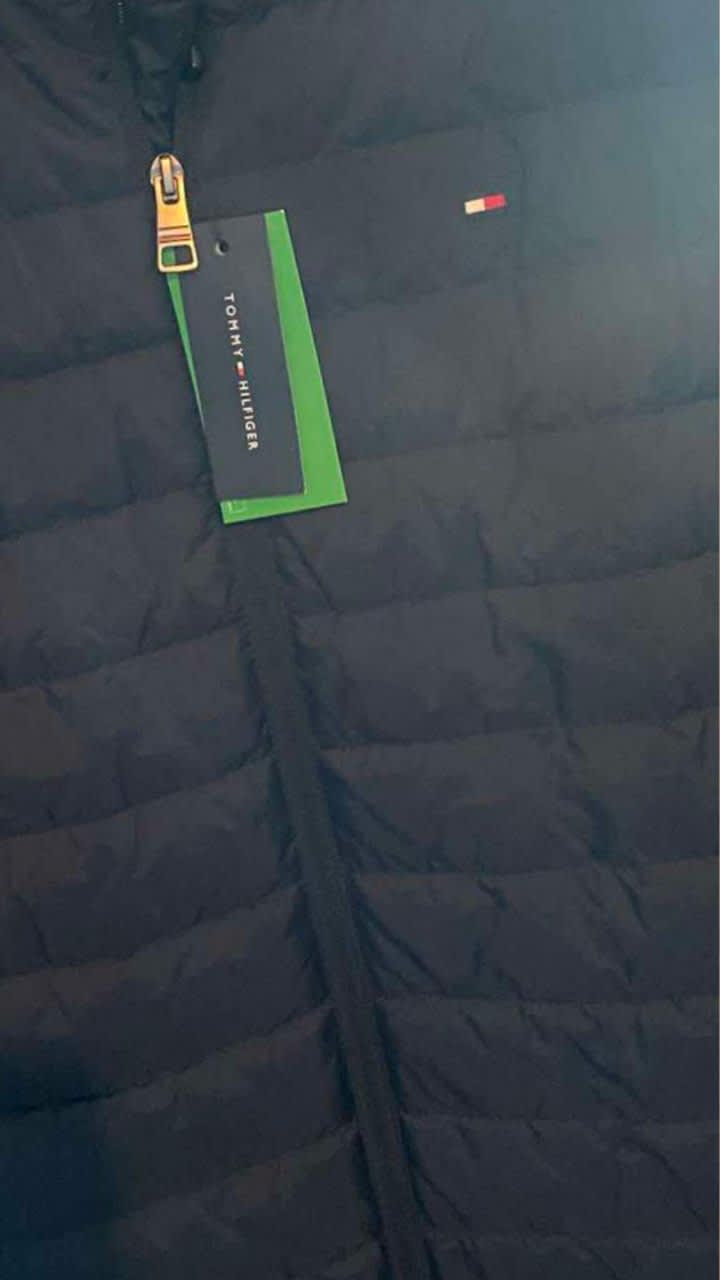 Veste Tommy Hilfiger homme., Noir, taille M, Neuf avec étiquette — occasion à Akbou (photo 2)