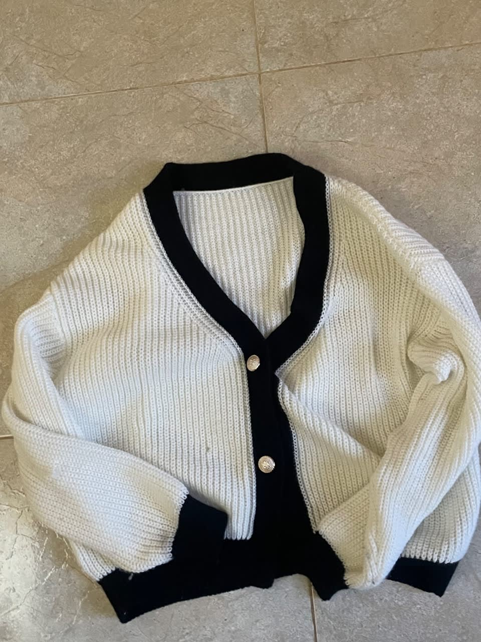 Cardigan femme noire et blanc, Boubaya, Blanc, taille M, Très bon état — occasion à Ain Turk