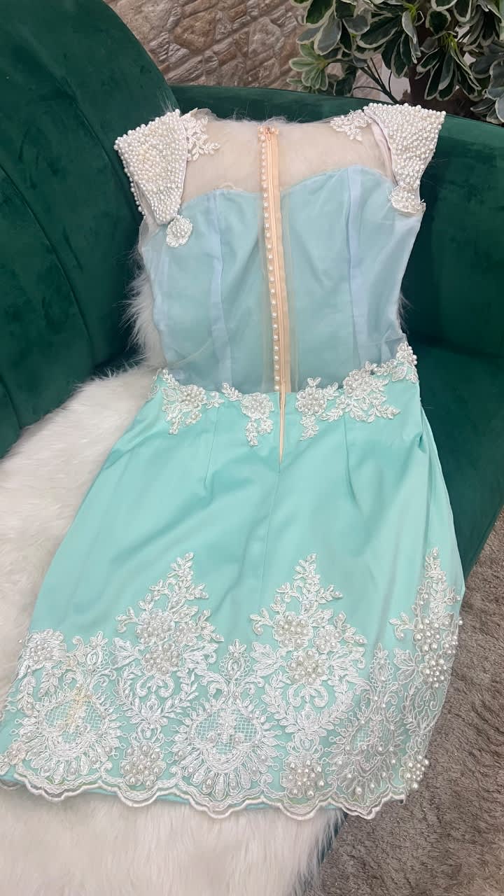 Robe de fête taille 40-42, Kazar, V, taille L, Très bon état — occasion à Ben Aknoun (photo 3)