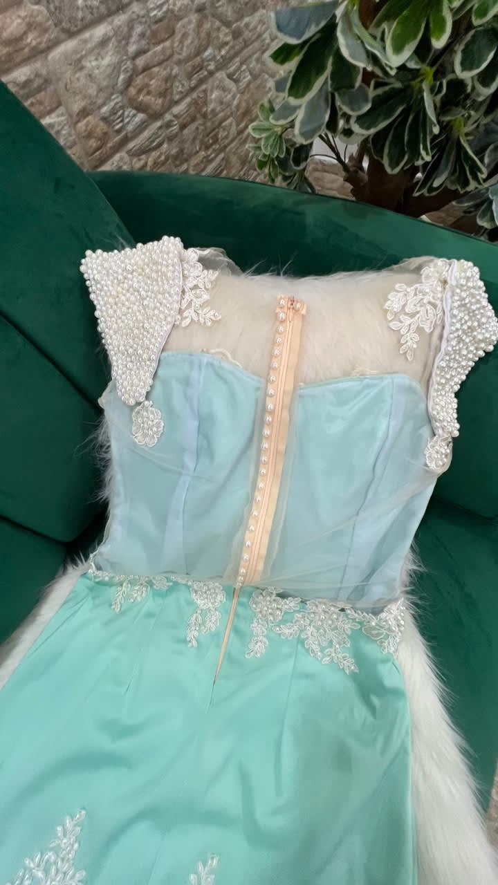 Robe de fête taille 40-42, Kazar, V, taille L, Très bon état — occasion à Ben Aknoun (photo 5)