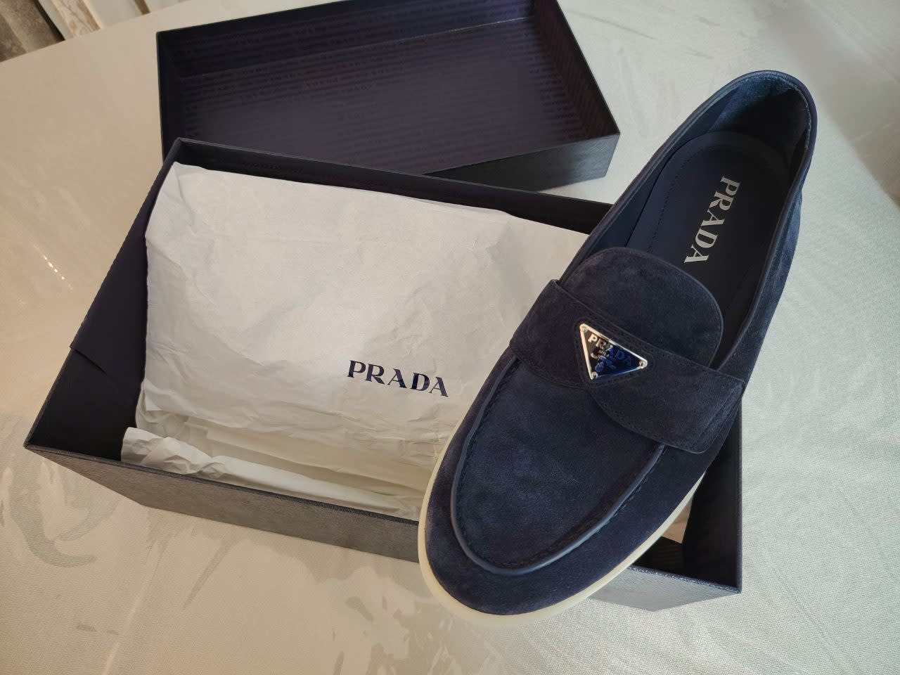Mocassin PRADA, Prada, Bleu, taille 42, Neuf avec étiquette — occasion à Bir El Djir