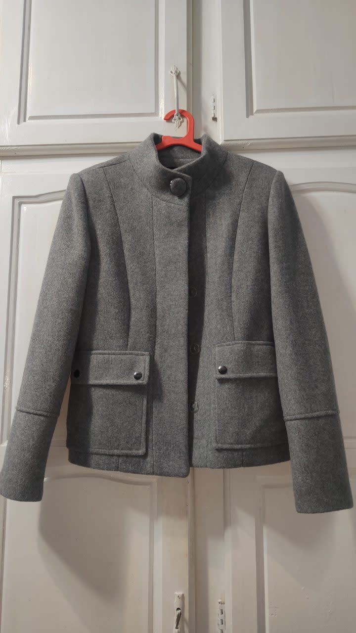 Manteau gris clair, Gris, taille M, Très bon état — occasion à Tipaza