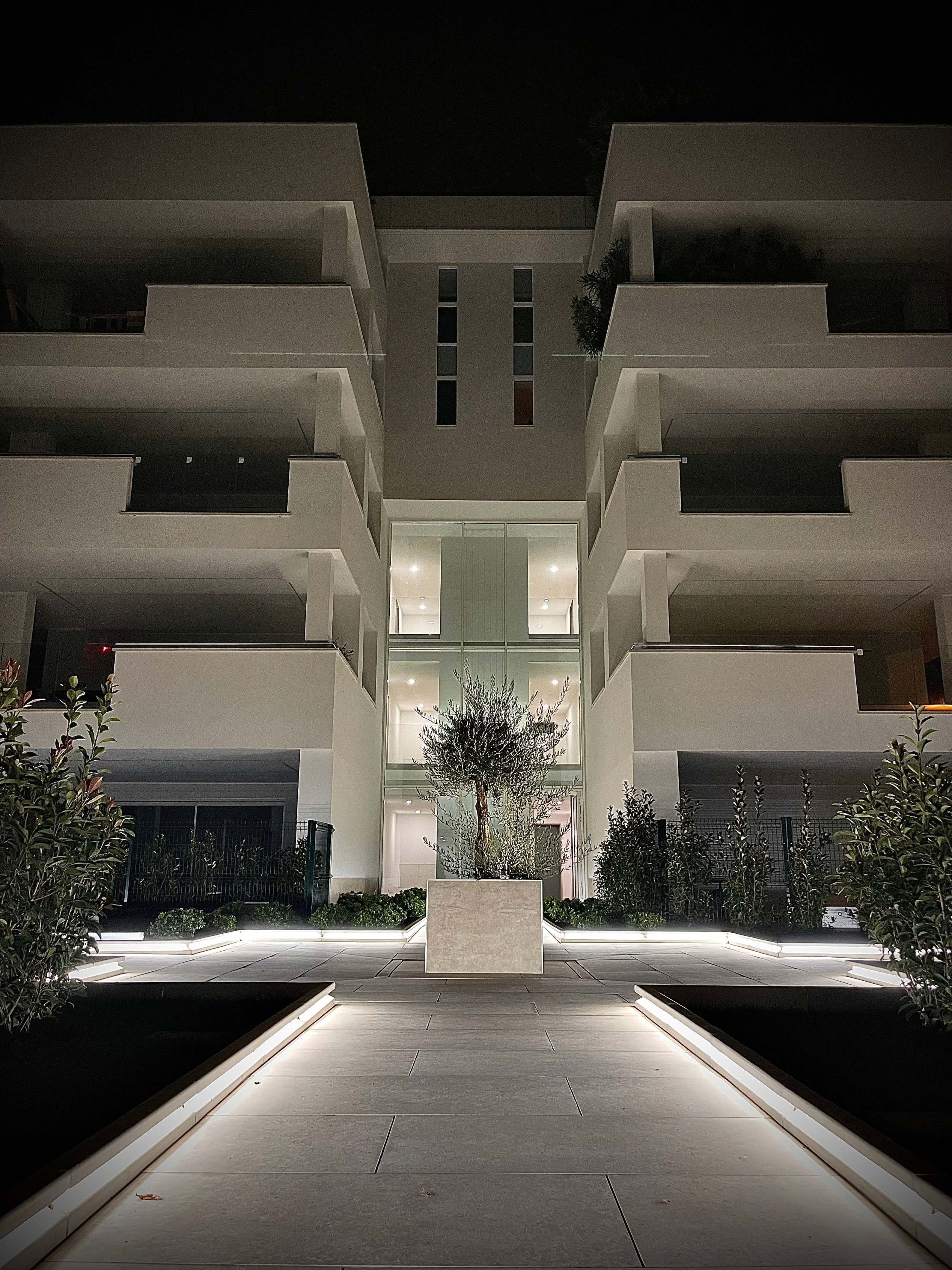 Favaro1 illuminazione da esterni Shining Curb Varese