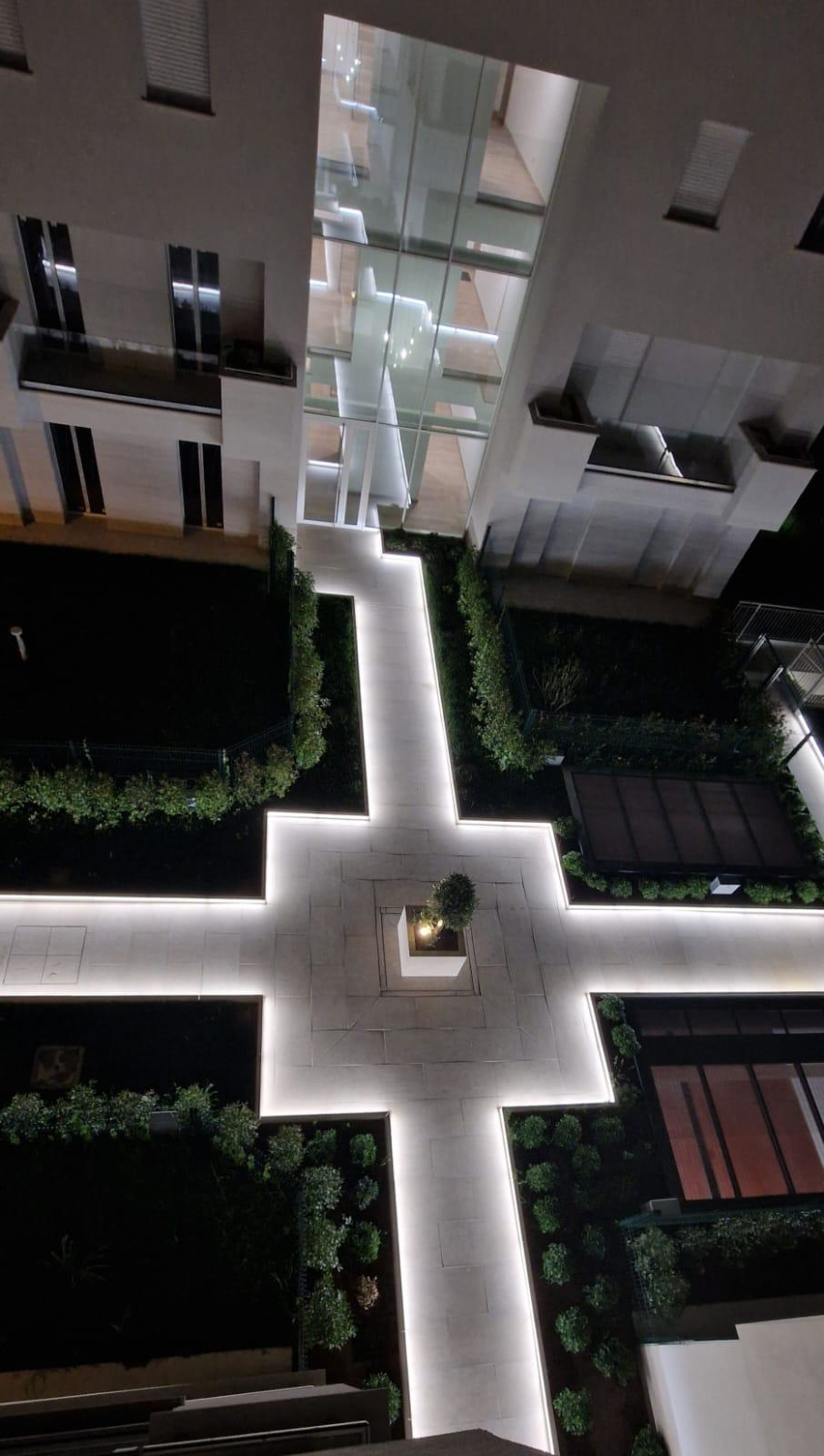 Favaro1 illuminazione da esterni Shining Curb Varese