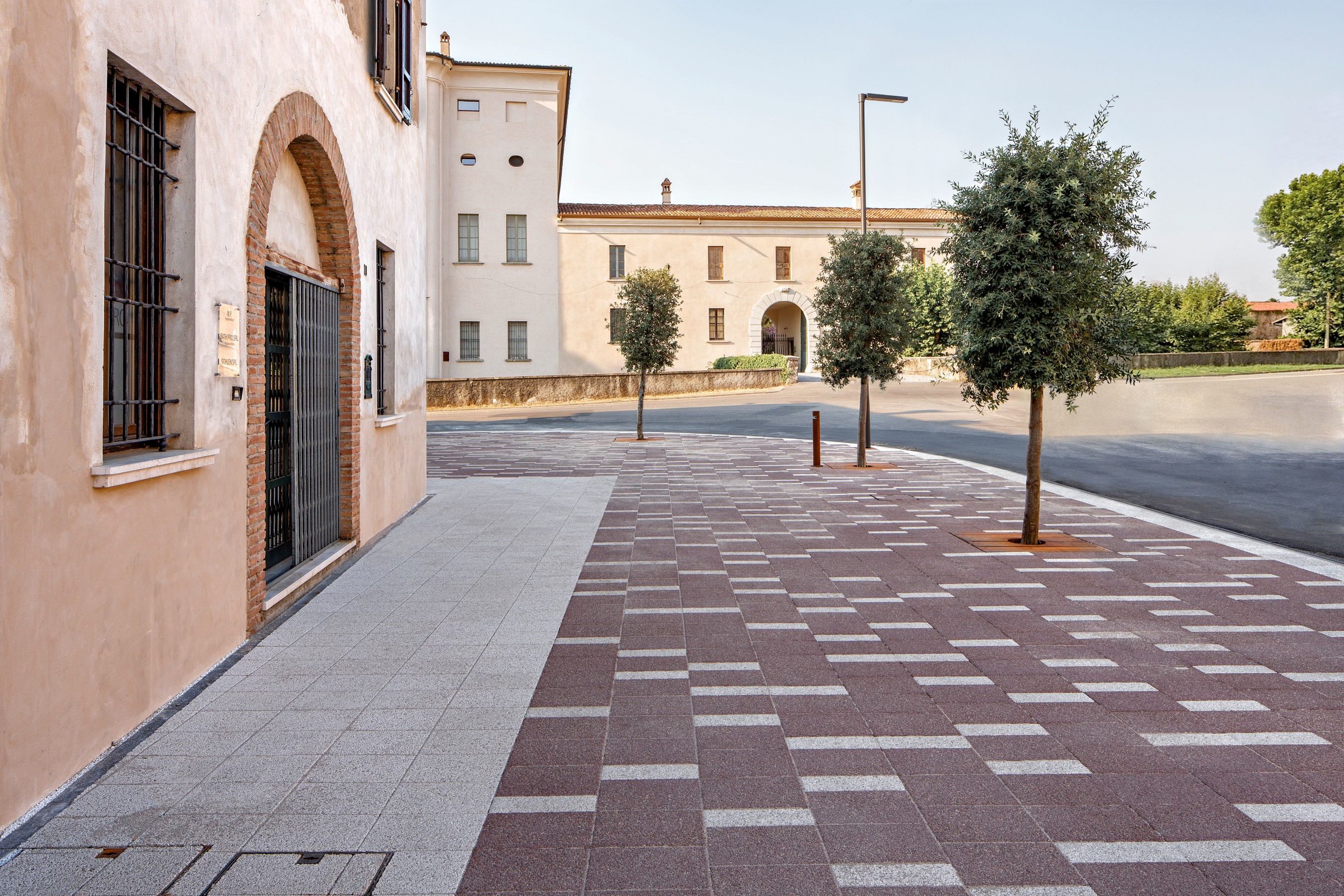 Favaro1 Recycle pavimento filtrante in porfido via Roma