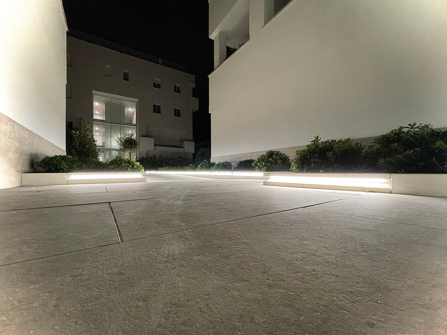 Favaro1 illuminazione da esterni Shining Curb Varese