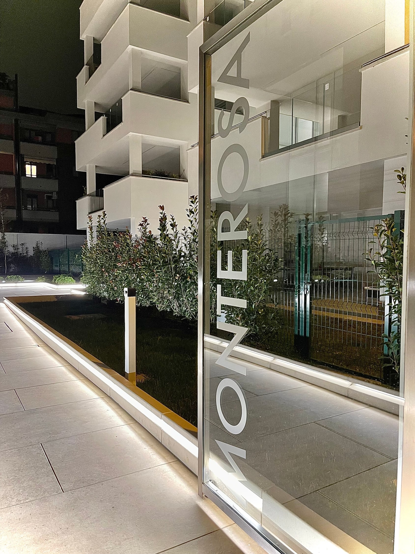 Favaro1 illuminazione da esterni Shining Curb Varese