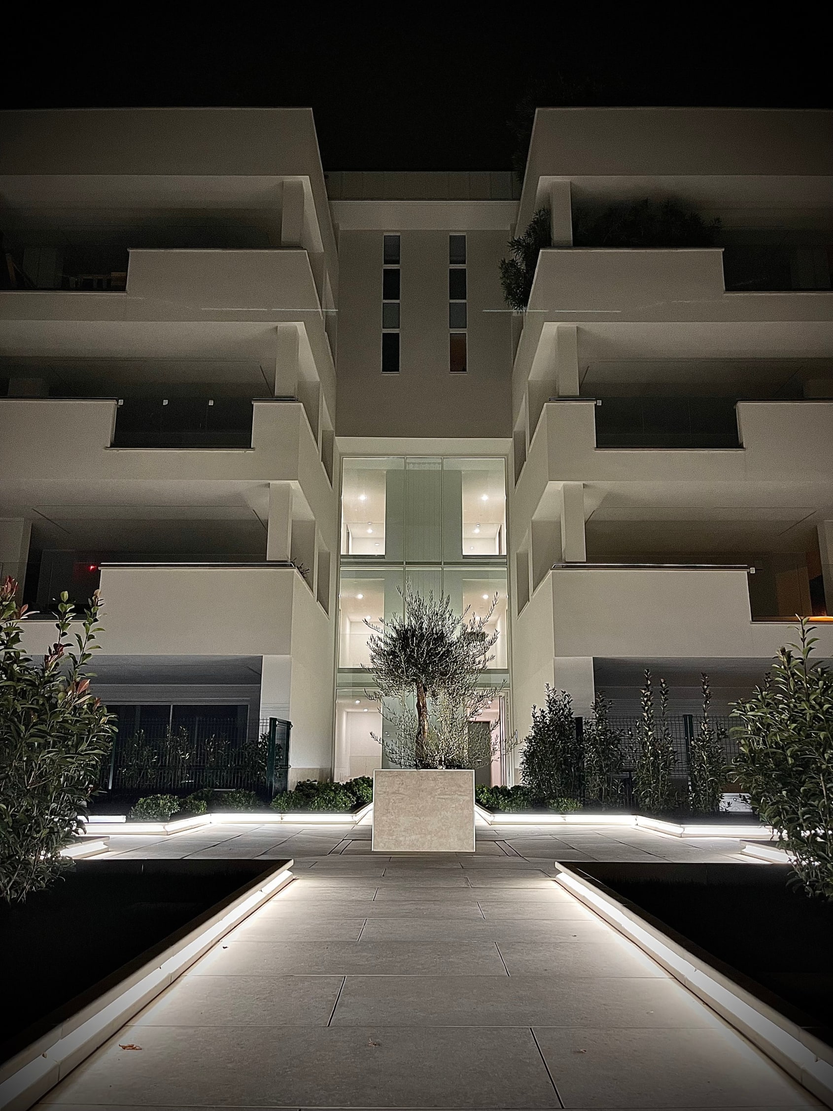 Favaro1 illuminazione da esterni Shining Curb Varese