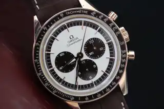 Omega Speedmaster FOiS in Sedna-Gold mit Panda-Dial