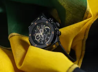 Hublot: Big Bang Unico Ceramic Usain Bolt auf Flagge