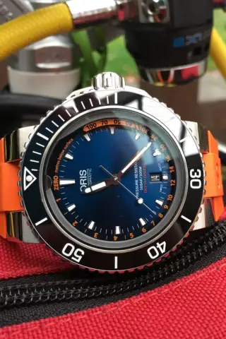 Tauchgang mit der Oris Aquis Depth Gauge Edition Chronos (Beitragsbild)