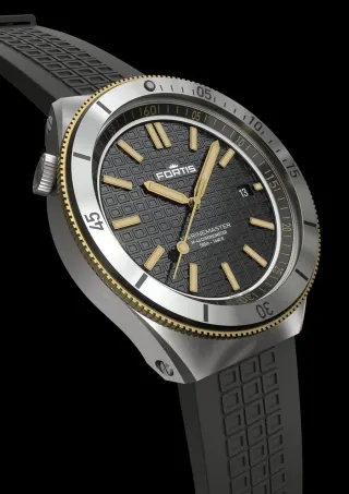 Fortis: Marinemaster M-44 Black Resin Gold