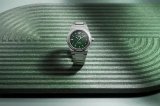 Girard-Perregaux: Laureato 42mm Green