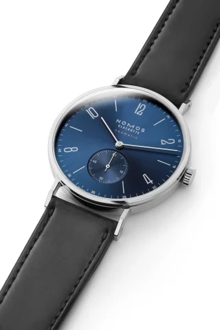 Nomos Glashütte: Tangente Neomatik Blaugold