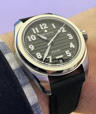 Wristshot der Zenith Plot Automatic