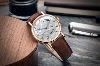 Breguet Classique Quantième perpétuel 7327 in Cognac und Gold