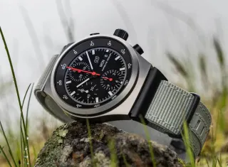 Porsche Design Chronograph 1 GP 2023 Edition mit Mankeiband