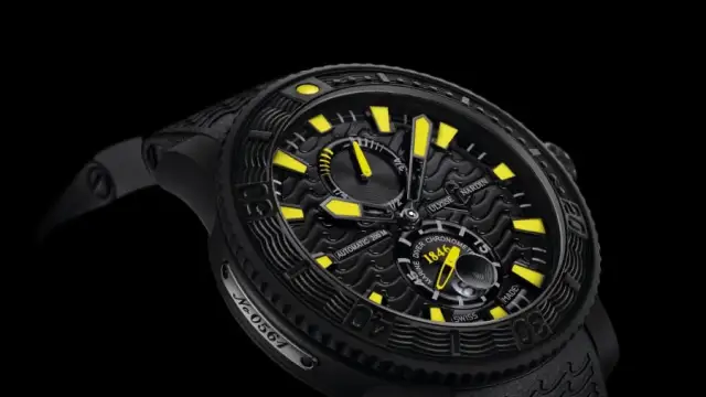 Die Black Sea von Ulysse Nardin bietet neben dem Datum bei der Sechs eine Gangreserveanzeige bei der Zwölf.