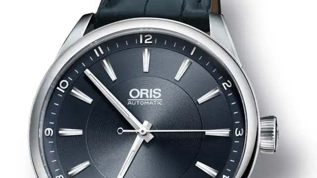 Oris Artix Date Blue, hier mit Kalbslederband in Krokodiloptik