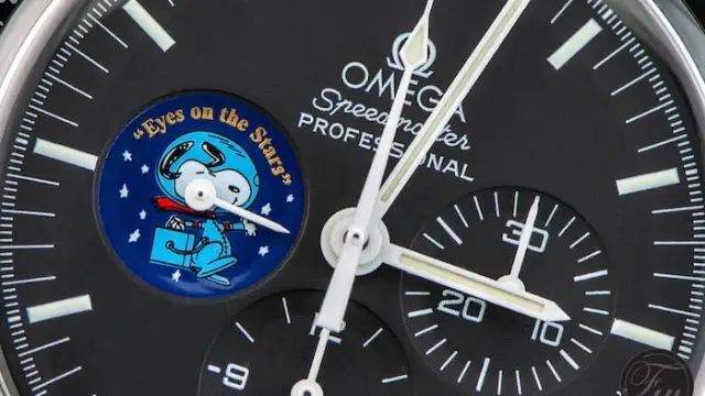 Zifferblattdetail der Omega Speedmaster Professional "Snoopy Award"