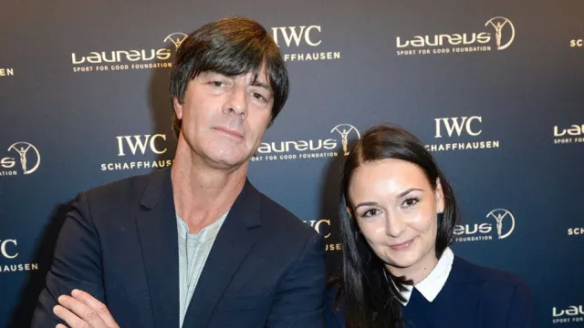 Bundestrainer Joachim "Jogi" Löw und Melanie Feist, verantwortliche Online-Redakteurin von Watchtime.net