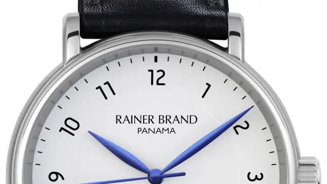 Aktuellestes Rainer-Brand-Modell: die Panama take five mit fünf Tagen Gangreserve, ab 4.400 Euro