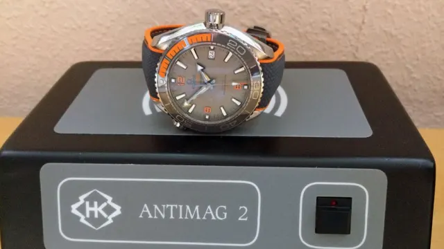 Eine Entmagnetisierung ist bei der Omega Seamaster Planet Ocean 600 M Co-Axial Master Chronometer nicht notwendig