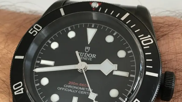 Die Tudor Heritage Black Bay Dark ist mit 170 Gramm nicht zu schwer und am Stahlband getragen kein bisschen kopflastig.