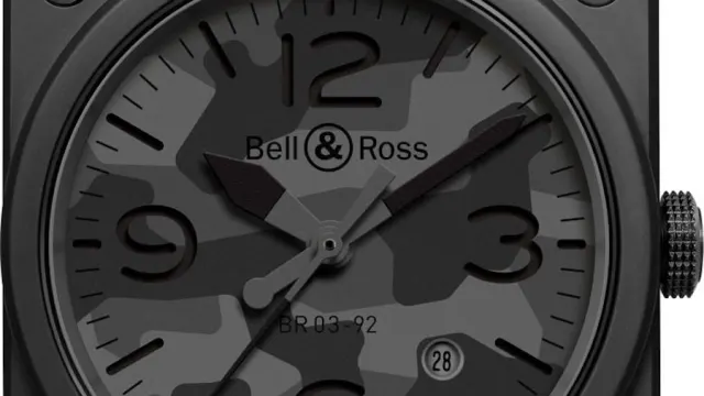 Die Bell & Ross BR 03-92 Black Camo mit Kautschukarmband