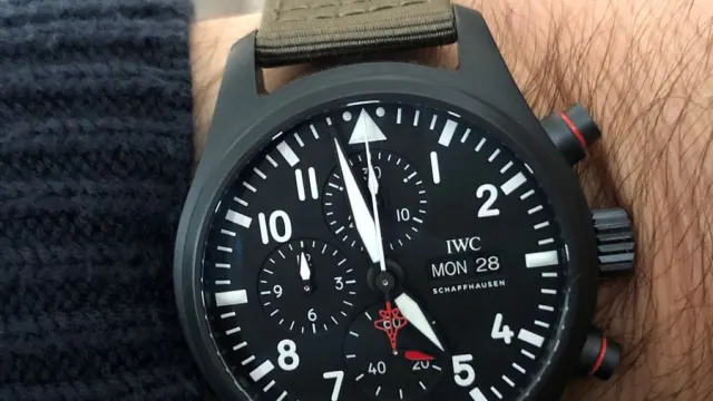 Die IWC Pilot’s Watch Chronograph Top Gun Edition „SFTI“ am Arm