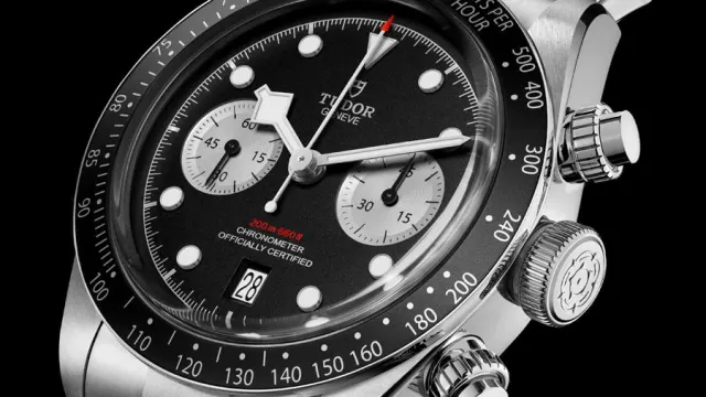 Tudor: Black Bay Chrono am Edelstahlarmband mit schwarzem Zifferblatt, 4.840 Euro