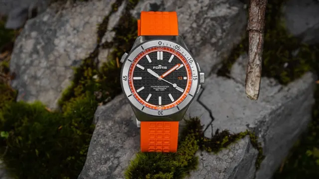 Fortis: Marinemaster M-44 in Amber Orange