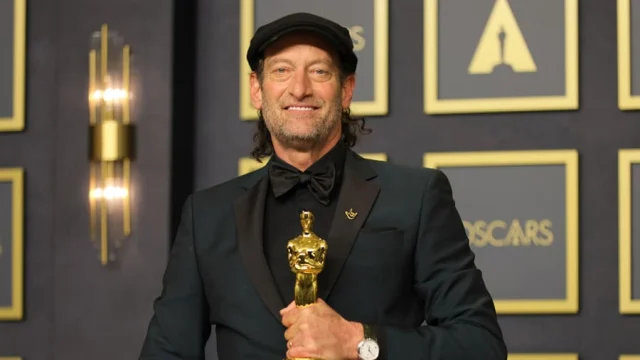 Oscar-Gewinner Troy Kotsur trug bei den Oscars 2022 eine Omega De Ville Prestige am Handgelenk