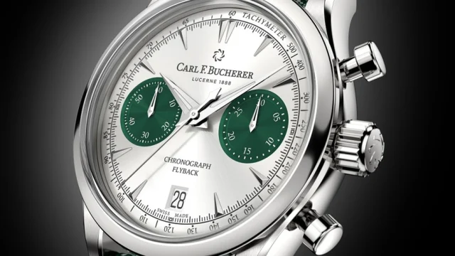 Carl F. Bucherer: Manero Flyback 40mm in Edelstahl mit silberfarbenem Zifferblatt und grünen Totalisatoren