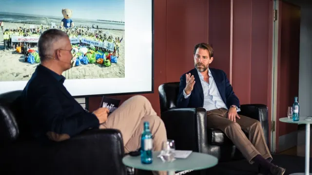 WatchTime Düsseldorf 2022: Fireside-Chat Rolf Studer von Oris über Nachhaltigkeit