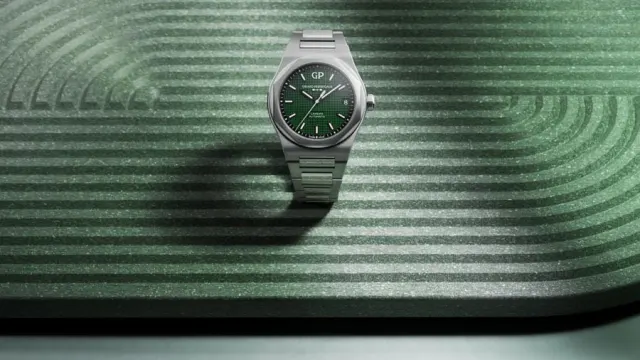 Girard-Perregaux: Laureato 42mm Green