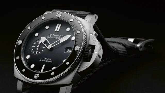 Panerai: Submersible QuarantaQuattro eSteel