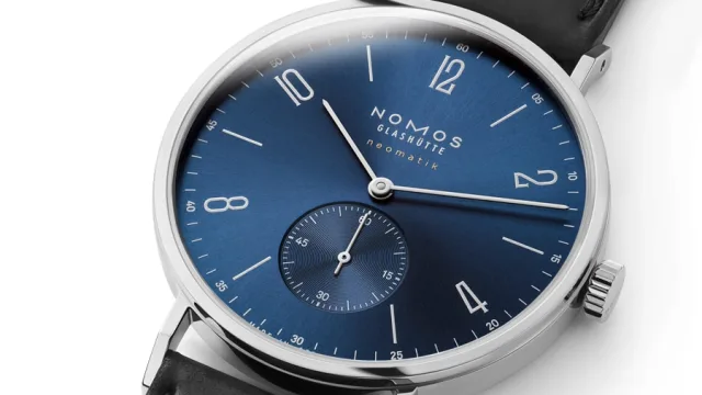 Nomos Glashütte: Tangente Neomatik Blaugold