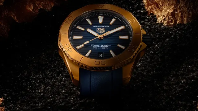 TAG Heuer Aquaracer Professional 200 in Vollgold, Blau