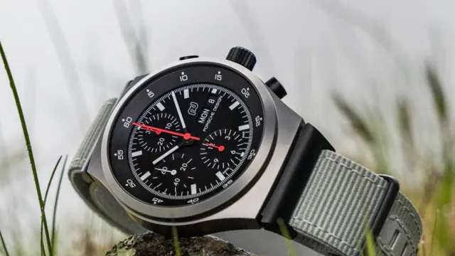 Porsche Design Chronograph 1 GP 2023 Edition mit Mankeiband