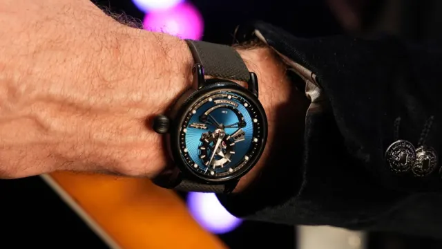 Chronoswiss: Open Gear Resec Blue On Black am Handgelenk von Kenny Wayne Shepherd