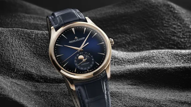 Jaeger-LeCoultre: Master Ultra Thin Moon in Rotgold und mit blauem Zifferblatt