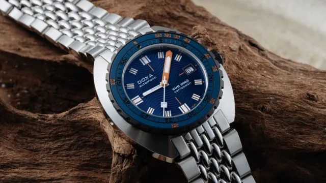 Doxa: Sub 300β mit blauem Zifferblatt